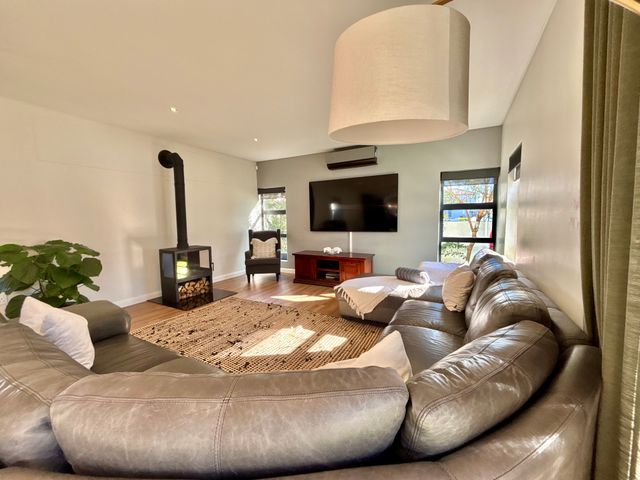 To Let 4 Bedroom Property for Rent in Sandown Western Cape